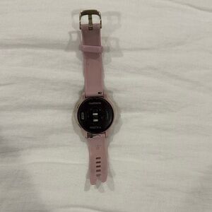 Garmin Vivoactive 4S Smartwatch in Soft Pink